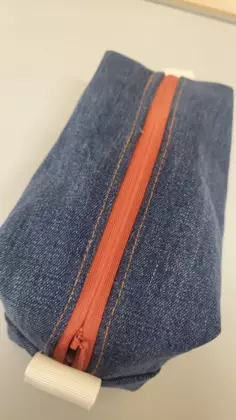 Piórnik uszyty na zajęciach.