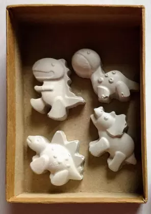 Figurki dinozaurów z gipsu