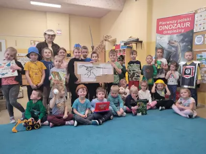 Wspólne zdjęcie po zajęciach paleontologicznych