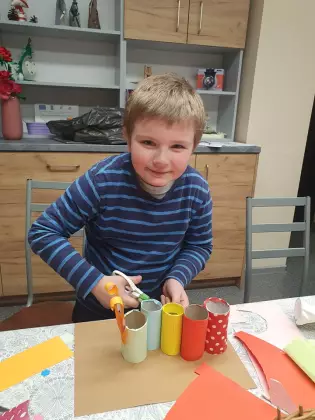 Dziecko w bibliotece.