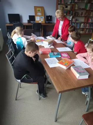 Zajęcia literacko plastyczne.