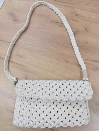 Torebka z białego sznurka