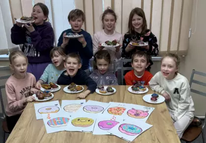 Wspólne zdjęcie po zajęciach kulinarnych.