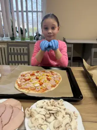 Pierwszy tydzień ferii w bibliotece w Pawonkowie – zabawa, czytanie i twórczość