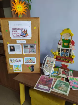 Gazetka biblioteczna z okazji Międzynarodowego Dnia Książki dla Dzieci