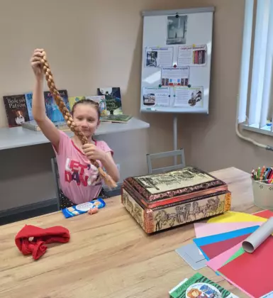 Przygoda z Molem Książkowym - zajęcia literacko-plastyczne w Pawonkowie