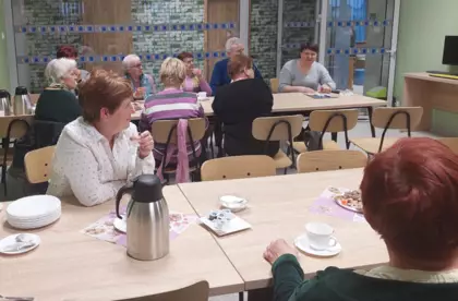 Zebrani wysłuchują się na temat produktów aloesowych