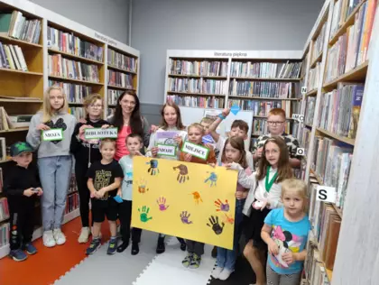 Wspólne zdjęcie po zajęciach plastycznych.