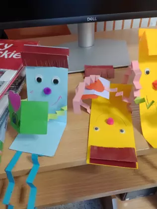 Mole zrobione przez grupę motylków.