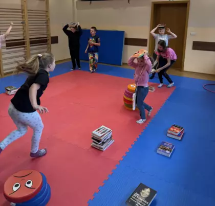 Tydzień Bibliotek 2025 w Pawonkowie - zajęcia literacko-plastyczne