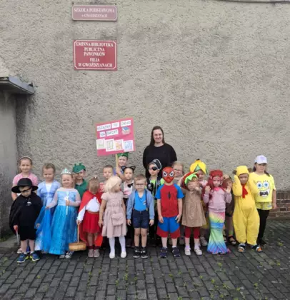 Korowód Postaci Bajkowych i Literackich i Bezpieczne wakacje w Gwoździanach.