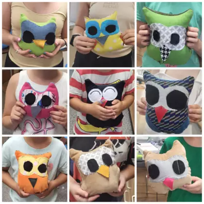 Kolaz zdjęć sówek uszytych na zajęciach.