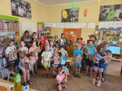 Wspólne zdjęcie po zajęciach plastycznych.