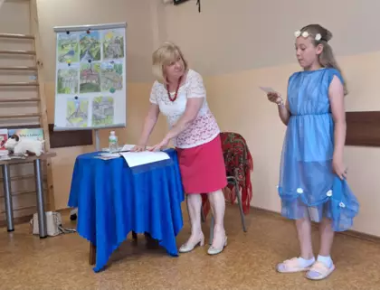 Maria Dziuk z dziewczynką, która jest Białą Wisełką.