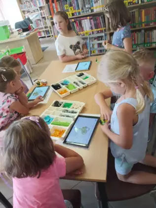 Warsztaty Akademii Małego Inżyniera z robotyki Lego w Kośmidrach