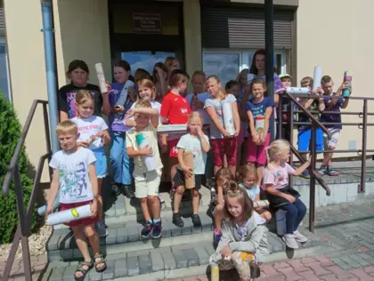 Wspólne zdjęcie uczestników po zajęciach ekologicznych.