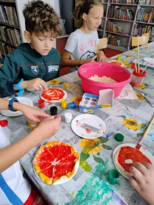 Zajęcia literacko-plastyczne w filii w Łagiewnikach Małych