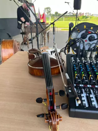 Instrumenty muzyczne.