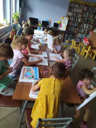 Warsztaty literacko-plastyczne w Gwoździanach