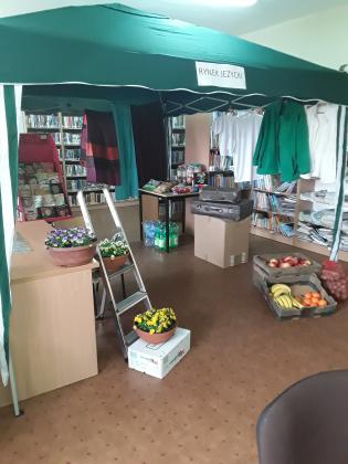 Na rynku w jeżycach