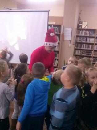 Wizyta przedszkolaków w bibliotece w lisowicach