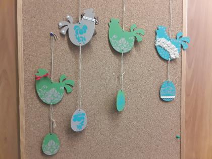 Przygotowania świąteczne w bibliotece w łagiewnikach małych