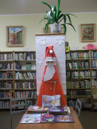 Mikołaj w bibliotece w kośmidrach