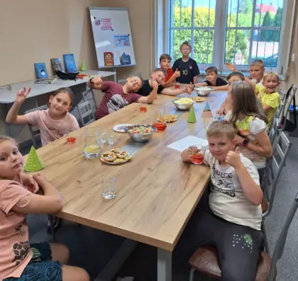 Poczęstunek po zajęciach z okazji Dnia Chłopaka.