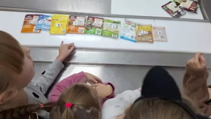 Na przyprawach dzieci znajdują podpowiedź.