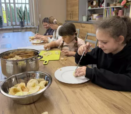 Skarby jesiennego sadu w bibliotece w Pawonkowie