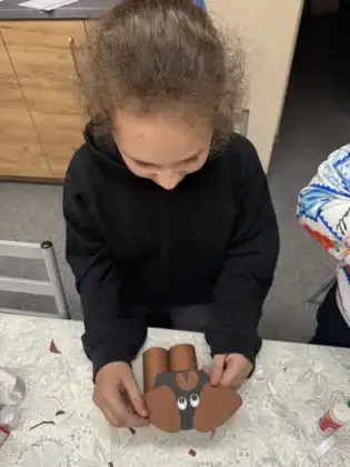 Świętujemy Dzień Kundelka w Bibliotece w Pawonkowie