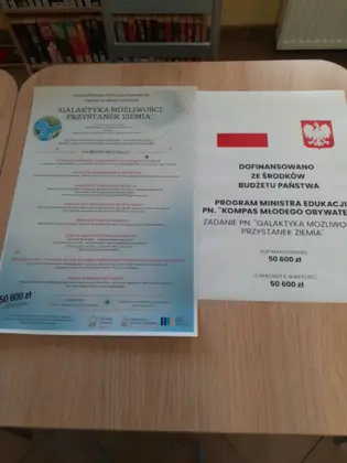 Plakat informujący o projekcie i plakat z dofinansowaniem.