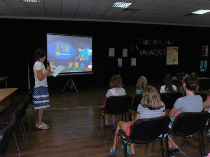 oglądanie kreskówki