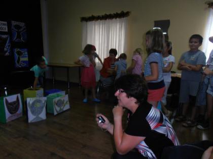 Rzucanie piłką do celu na punkty - gra zespołowa