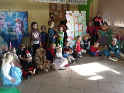 przedszkolacy w bibliotece