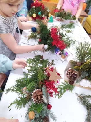 Zajęcia plastyczne w Gwoździanach