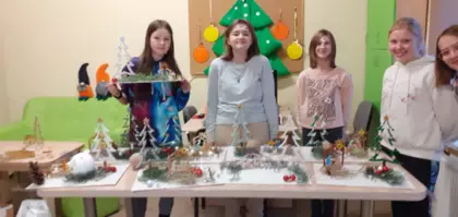 Wspólne zdjęcie po zajęciach w bibliotece.