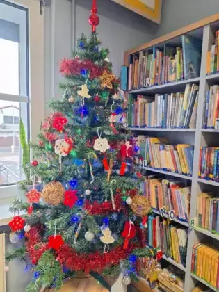 Warsztaty szydełkowania ozdób świątecznych.